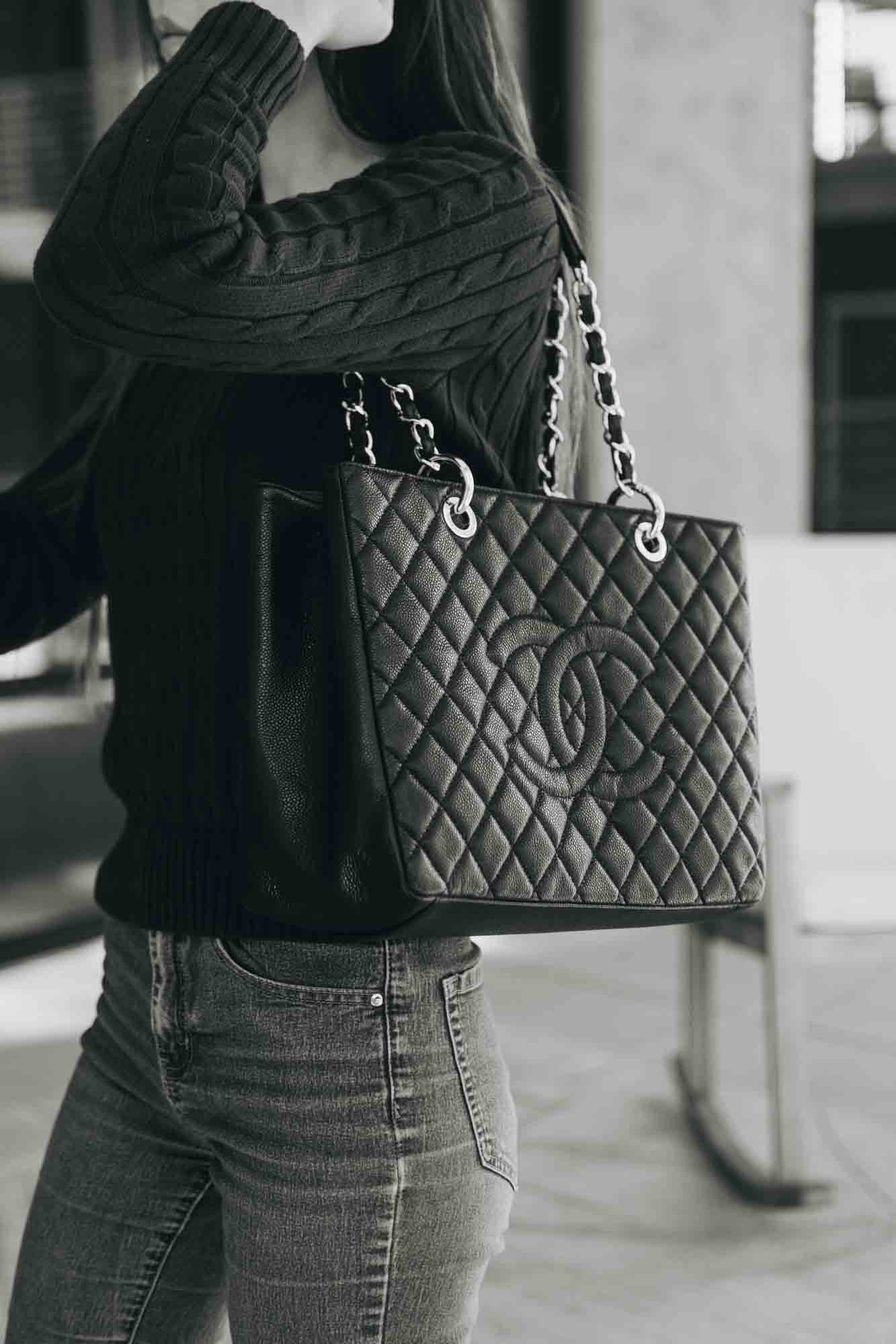 Black-and-white image of the classic Chanel tote.