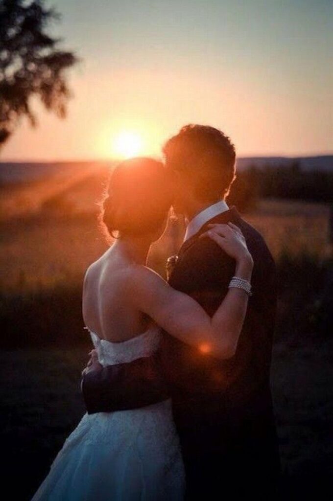 chụp ảnh couple giấu mặt chọn địa điểm và thời gian phù hợp