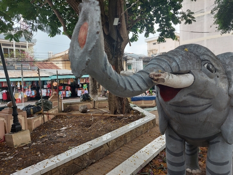 Một số hạng mục đã xuống cấp.