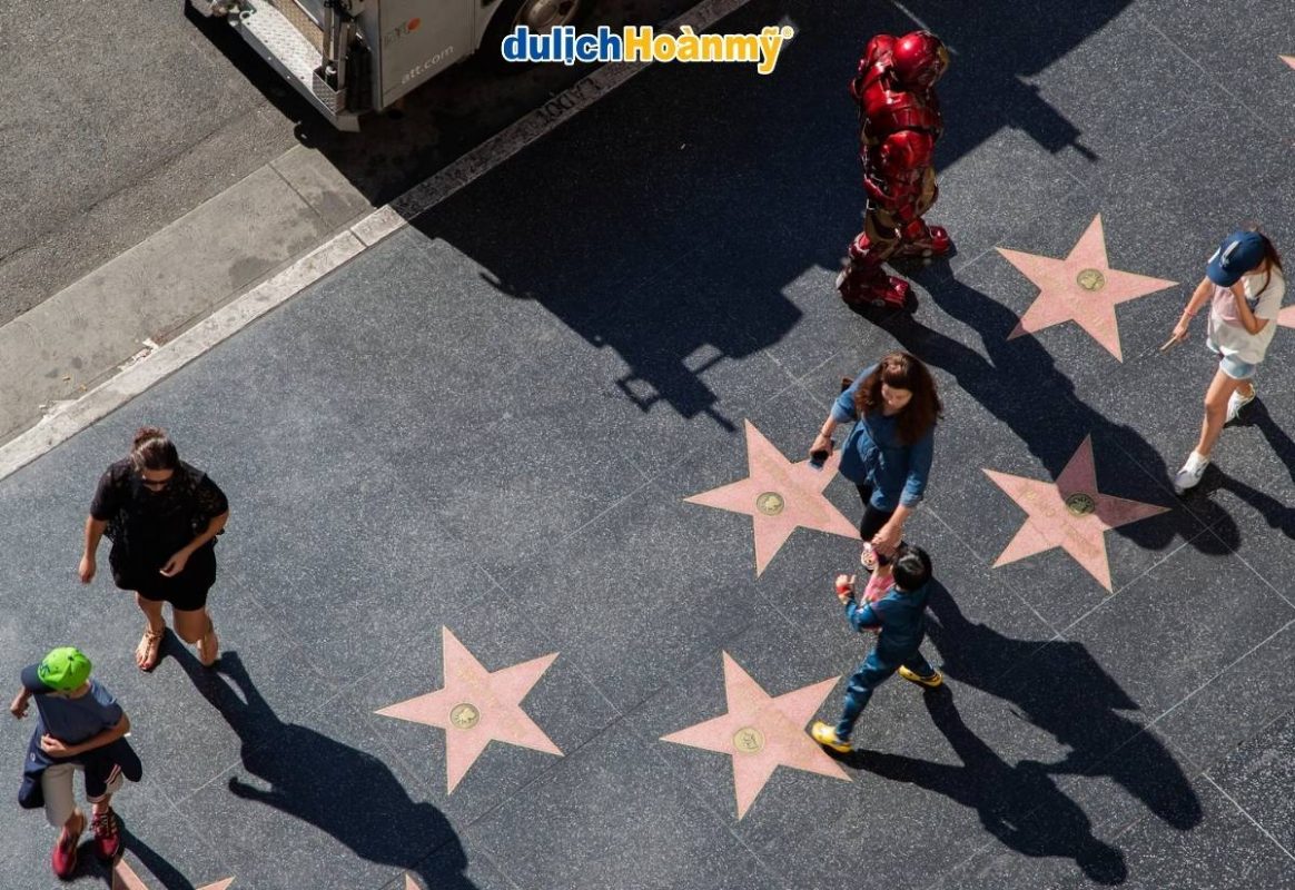 Khám phá Đại lộ Danh Vọng Hollywood: Biểu tượng điện ảnh thế giới