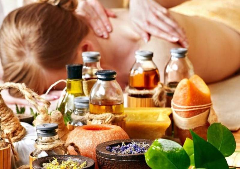 Review 7 loại dầu massage toàn thân giá rẻ phổ biến hiện nay