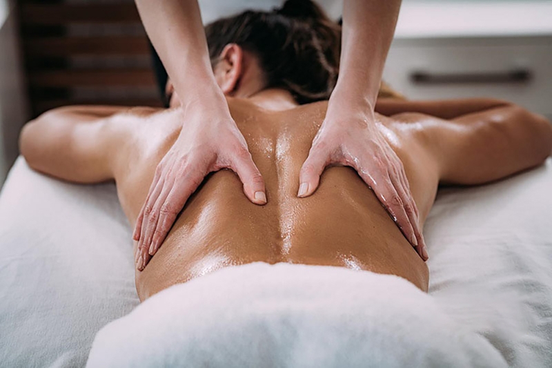 Massage Thụy Điển là gì? Các lợi ích của phương pháp massage này