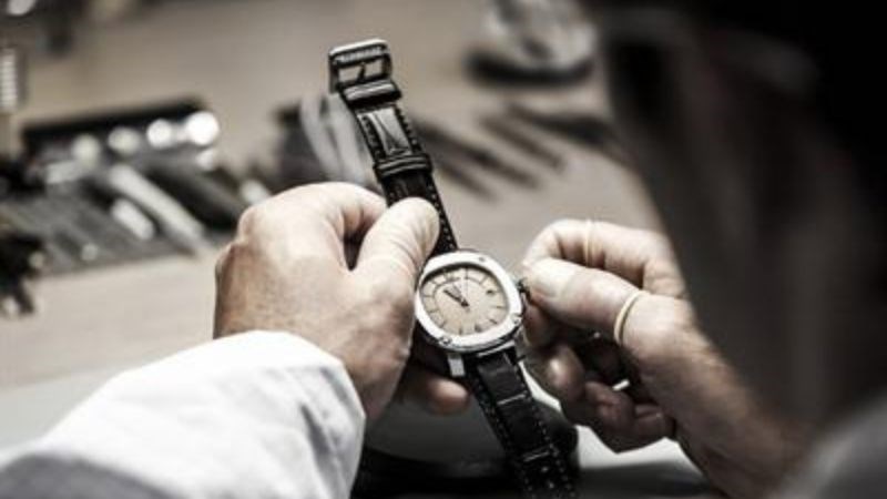 Đồng hồ Burberry có tốt không? Giá bao nhiêu? Có nên mua không?