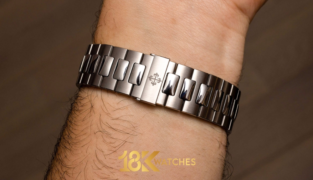 Dây đeo đồng hồ Patek Philippe chính hãng được làm từ vàng, bạch kim, da cao cấp hoặc vật liệu độc quyền
