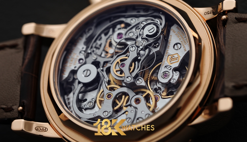 Ốc vít trên đồng hồ Patek Philippe chính hãng đều được đánh bóng hoàn hảo