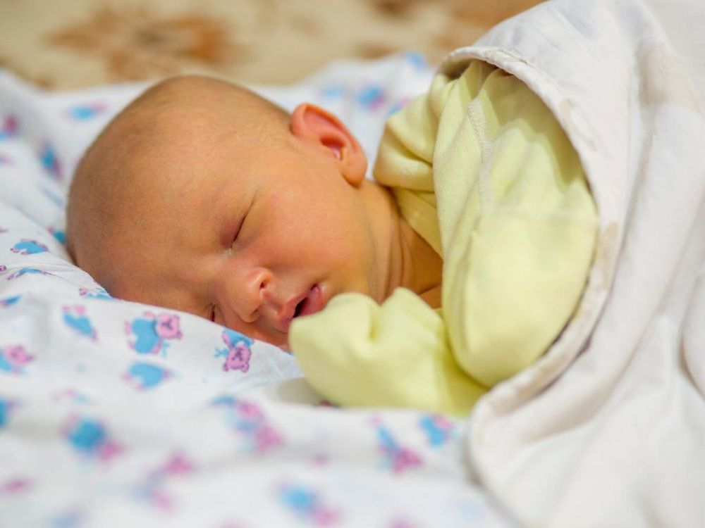 Tạo ví trí quen thuộc giúp bé dễ ngủ và ngủ ngon hơn