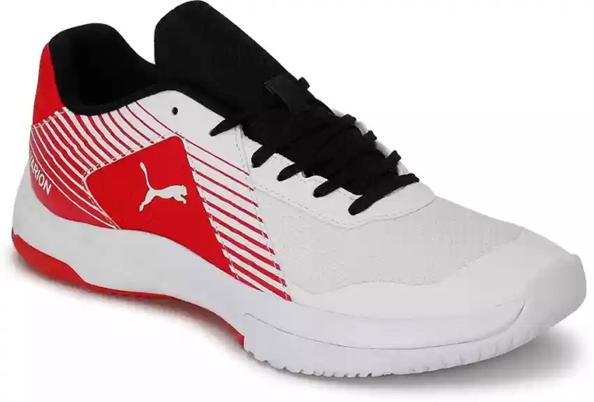 Các mẫu giày cầu lông của Nike thường có màu trắng là màu chủ đạo (Internet )