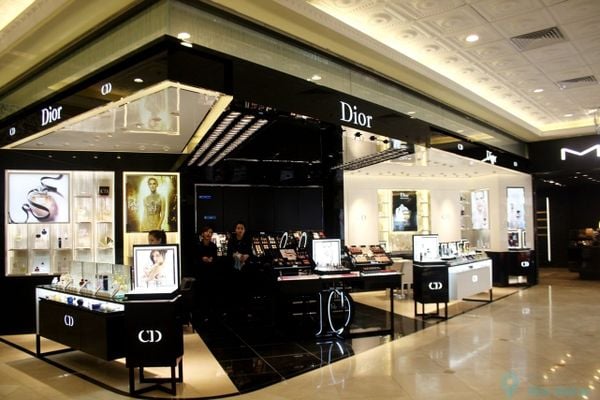 Shop bán đồ hiệu ở Hà Nội với Dior - Tràng Tiền Plaza