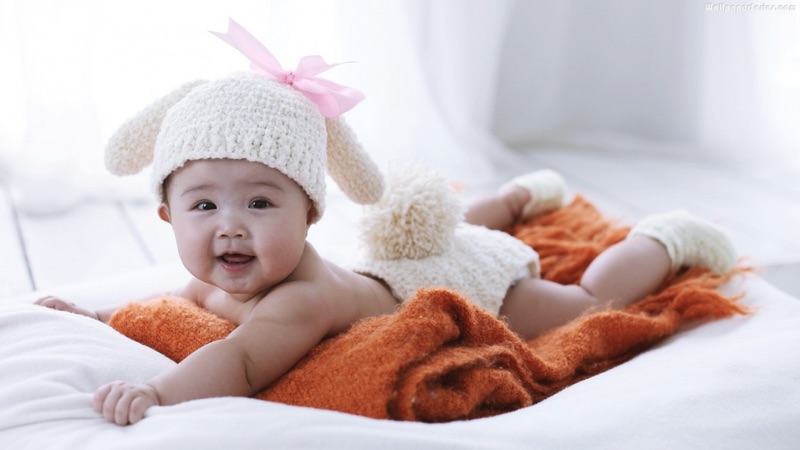 Hình nền em bé trai dễ thương luôn tạo nên cảm giác yêu mến ngay từ cái nhìn đầu tiên