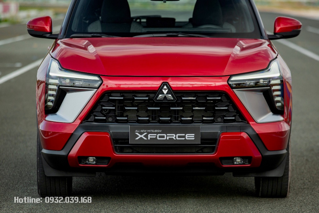 Mitsubishi Xforce Exceed màu đỏ, giá bán kèm khuyến mãi