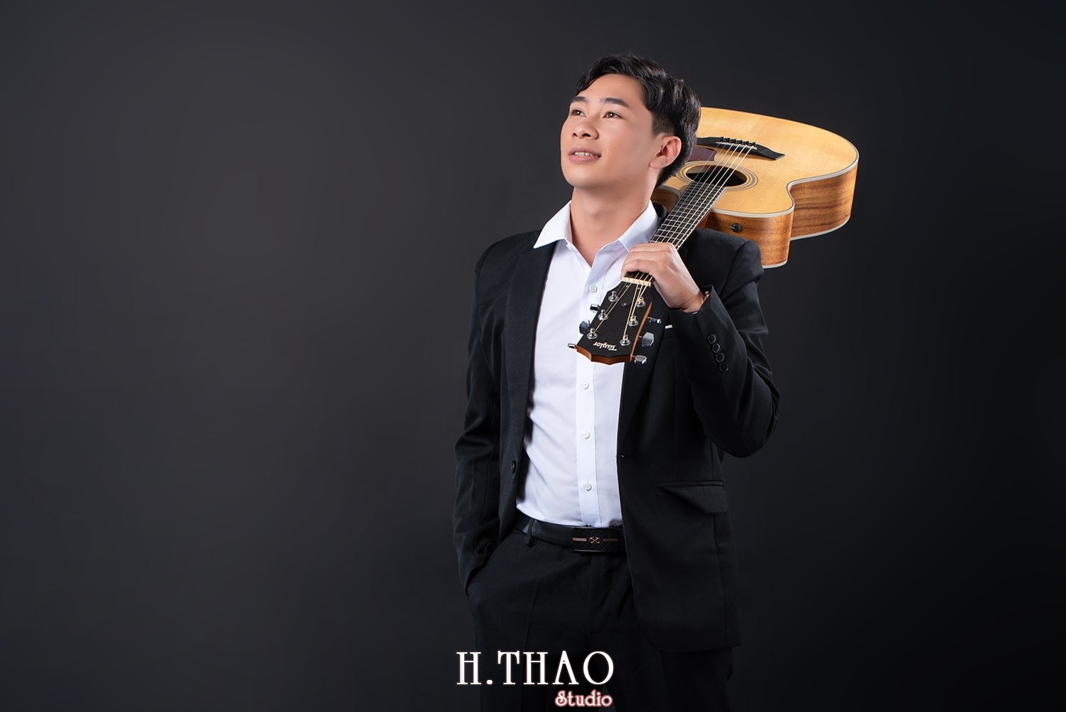 Anh profile 23 - 35 cách tạo dáng chụp ảnh nam ngầu chất ngất - HThao Studio