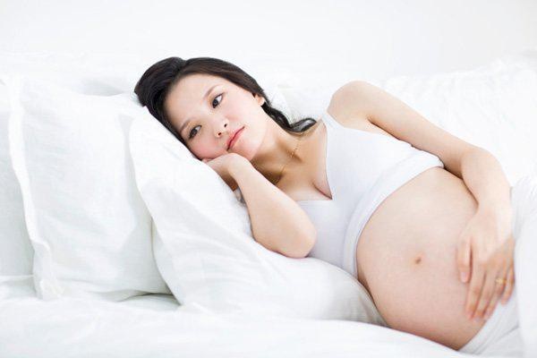 Thuyết “mang nặng - đẻ đau” và thực tế đi đẻ ngày nay