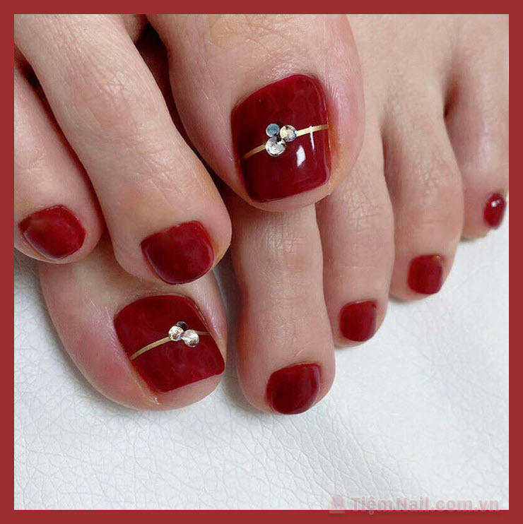 Mẫu nail chân đẹp màu đỏ xinh nhất