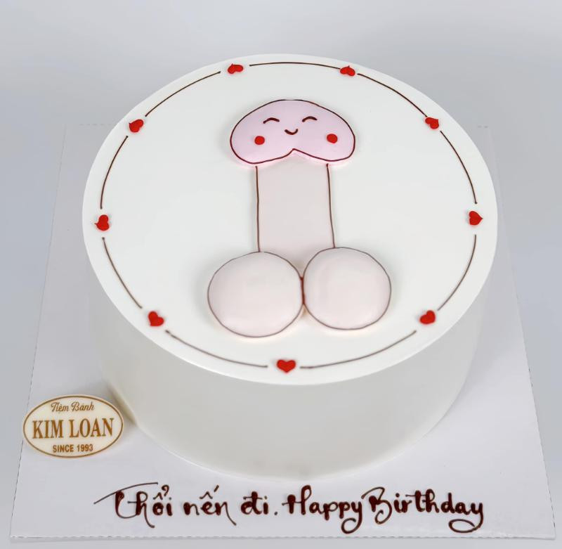 Bánh kem không đủ che giấu sự lươn lẹo