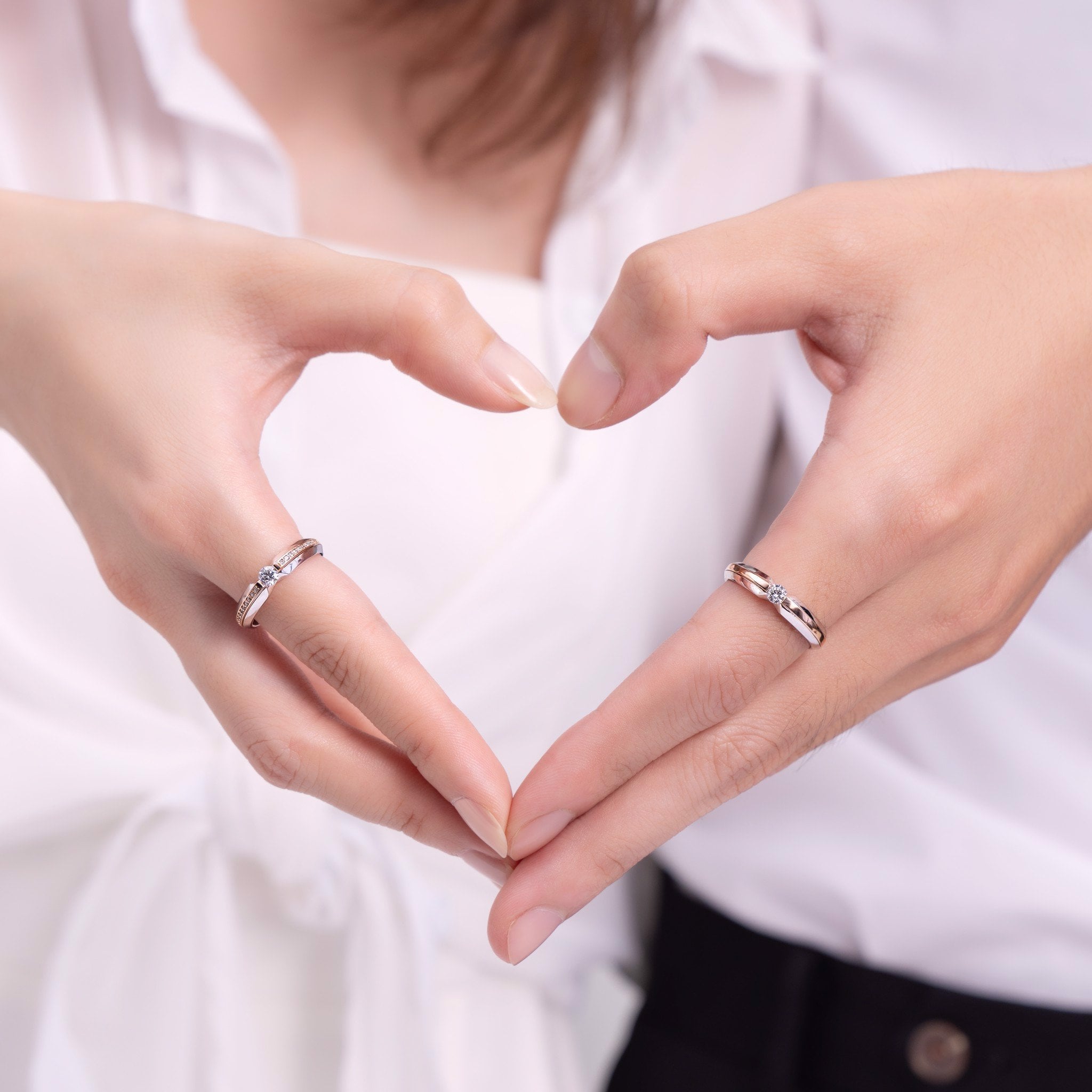 NHẪN CƯỚI ĐEO TAY NÀO, NGÓN NÀO LÀ ĐÚNG NHẤT?