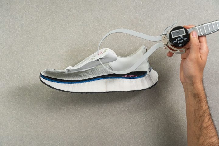 nike-zoomx-invincible-run-fk-3-landing.JPG