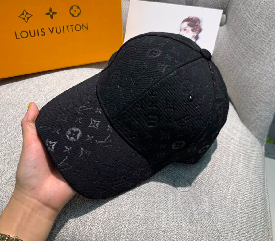 Louis Vuitton Monogram Essential Cap