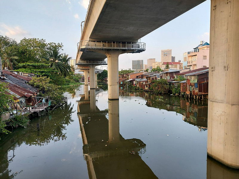 Metro in Binh Thanh canal