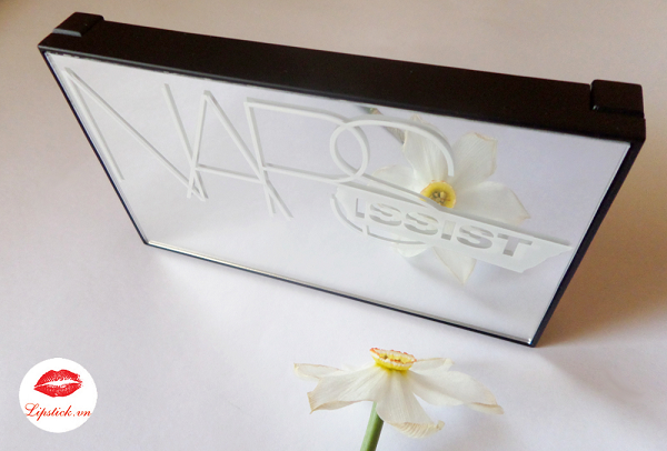 phan-mat-nars-vo-hop