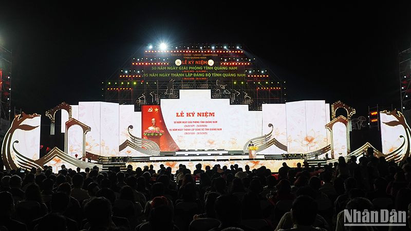 Chương trình nghệ thuật tại lễ kỷ niệm.