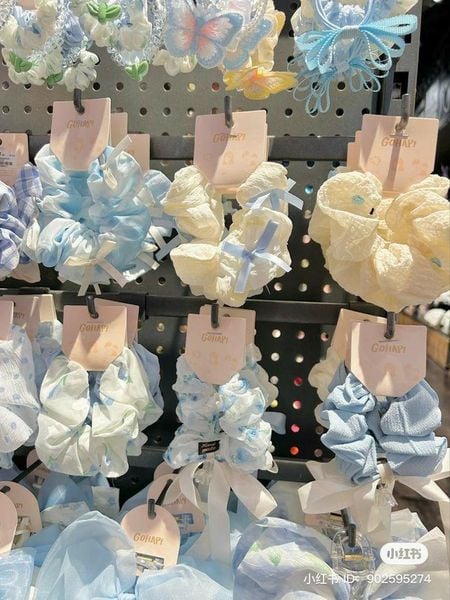 Quà sinh nhật cho nữ - Phụ kiện tóc hoặc thiết bị tạo kiểu mini