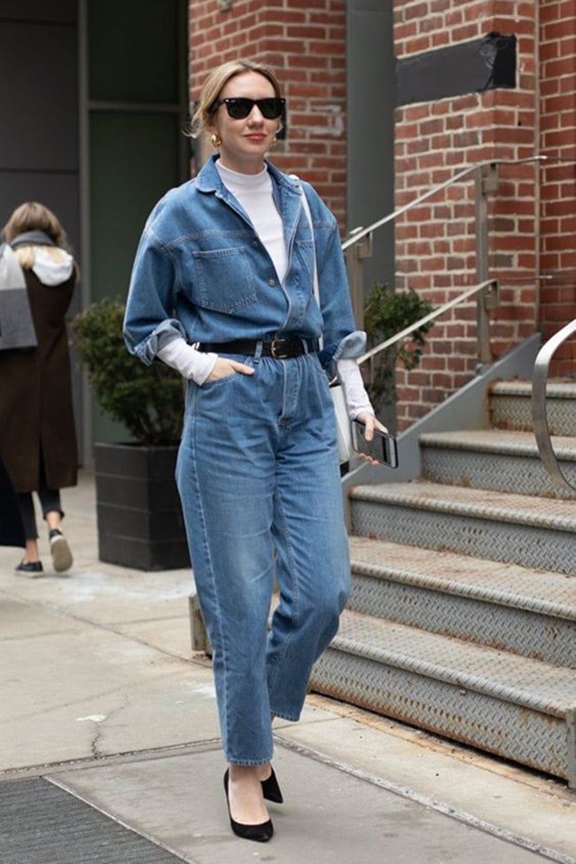 Quần jeans xanh phối với áo màu gì dành cho Nam/Nữ đẹp như Fashionista