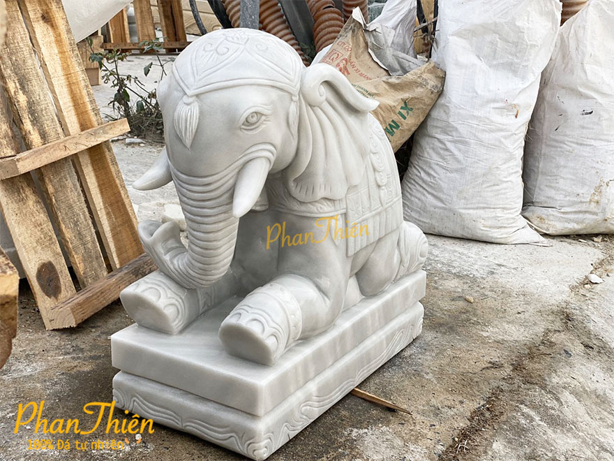 Tượng Voi Quy Phục