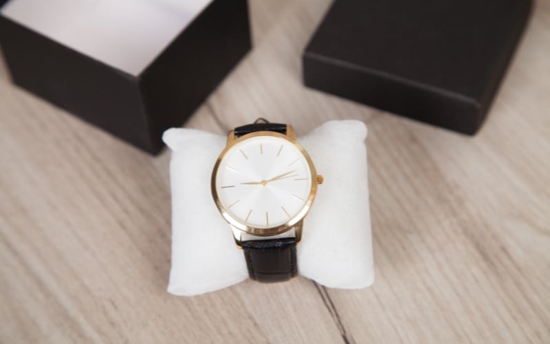 Hạn chế chi tiết trên đồng hồ