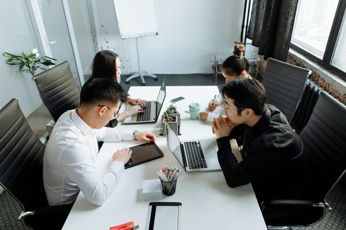 Chính trị công sở là gì? 5 sự thật lầm tưởng về chính trị công sở