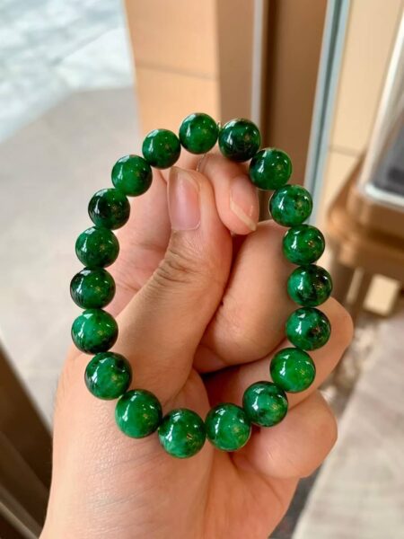 Ngọc Cẩm Thạch Sơn Thuỷ Là Gì? Tại Sao 90% Ngọc Sơn Thuỷ Trên Thị Trường Đều Qua Xử Lý?