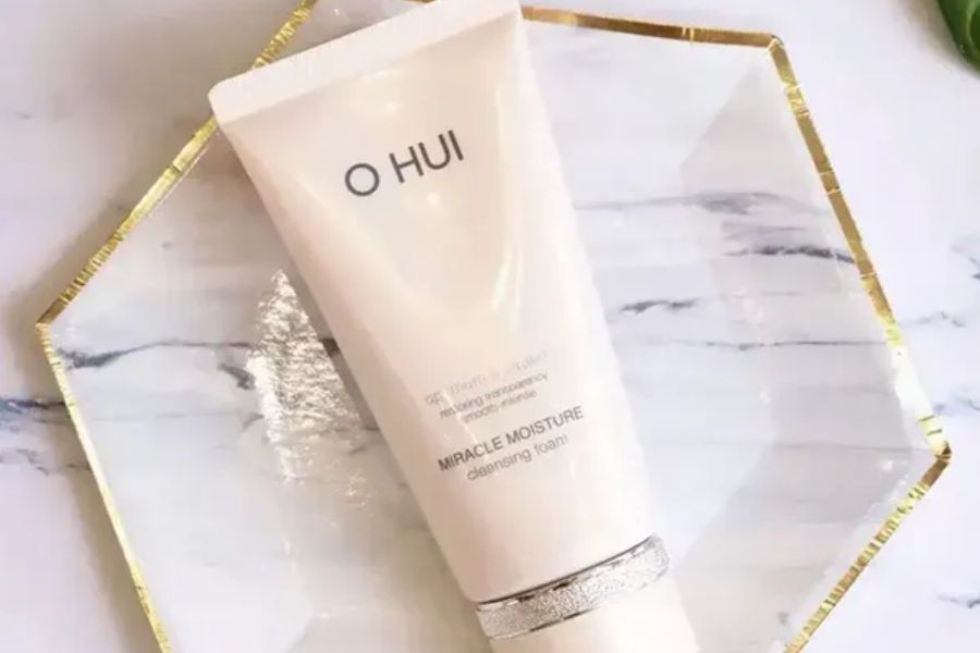 Sữa rửa mặt dưỡng ẩm Ohui Miracle Moisture Cleansing Foam