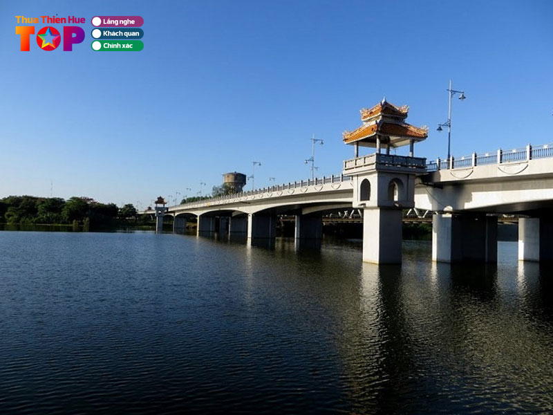 Top 18 bài thơ về Huế hay nhất, đậm chất mộng mơ xứ Cố đô
