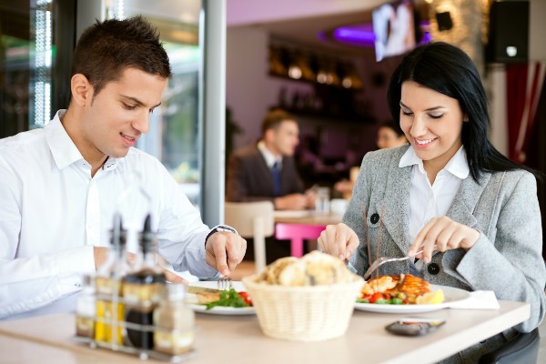Thực khách là gì? 7 Tips giúp Nhà hàng thu hút và giữ chân thực khách