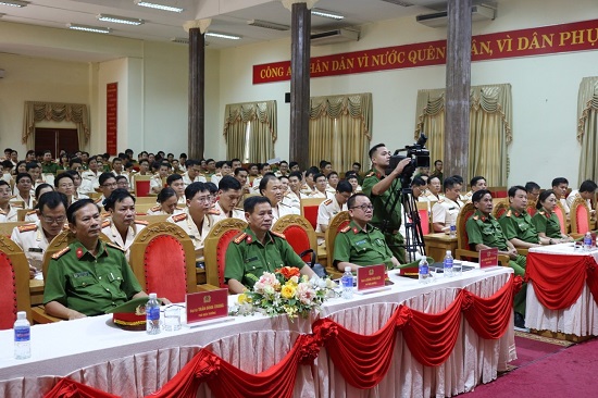 TRƯỜNG CAO ĐẲNG CẢNH SÁT NHÂN DÂN II CÔNG BỐ CÁC QUYẾT ĐỊNH VỀ CÔNG TÁC CÁN BỘ