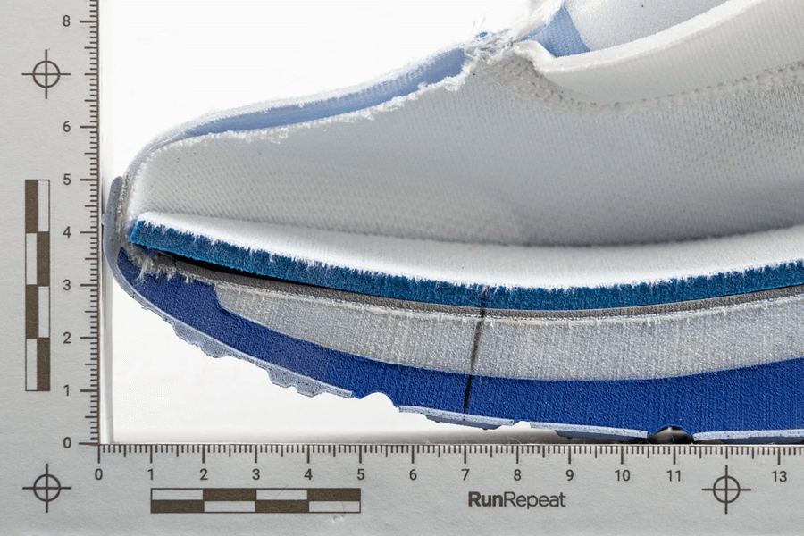 Review Nike Vomero 18: Giày chạy siêu thoải mái cho đường dài