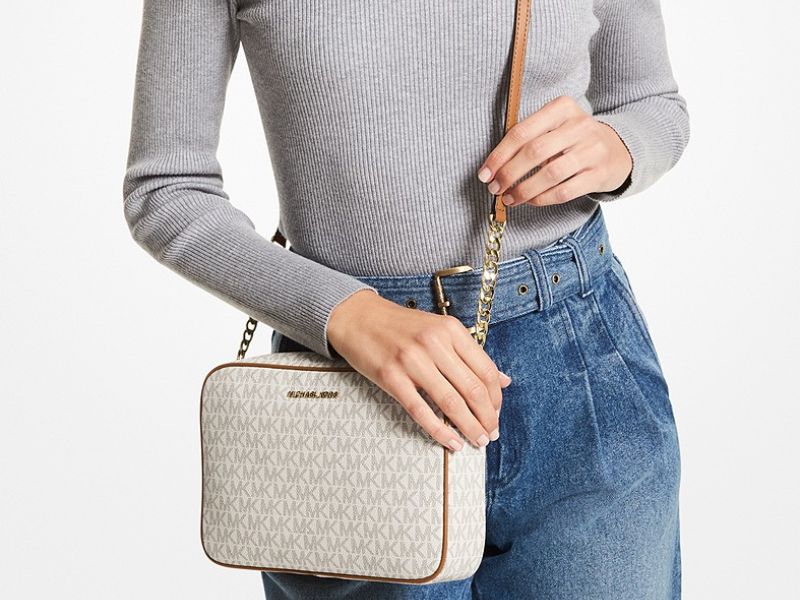 Top 9 mẫu túi Michael Kors đeo chéo được lòng các quý cô thời thượng nhất hiện nay 10