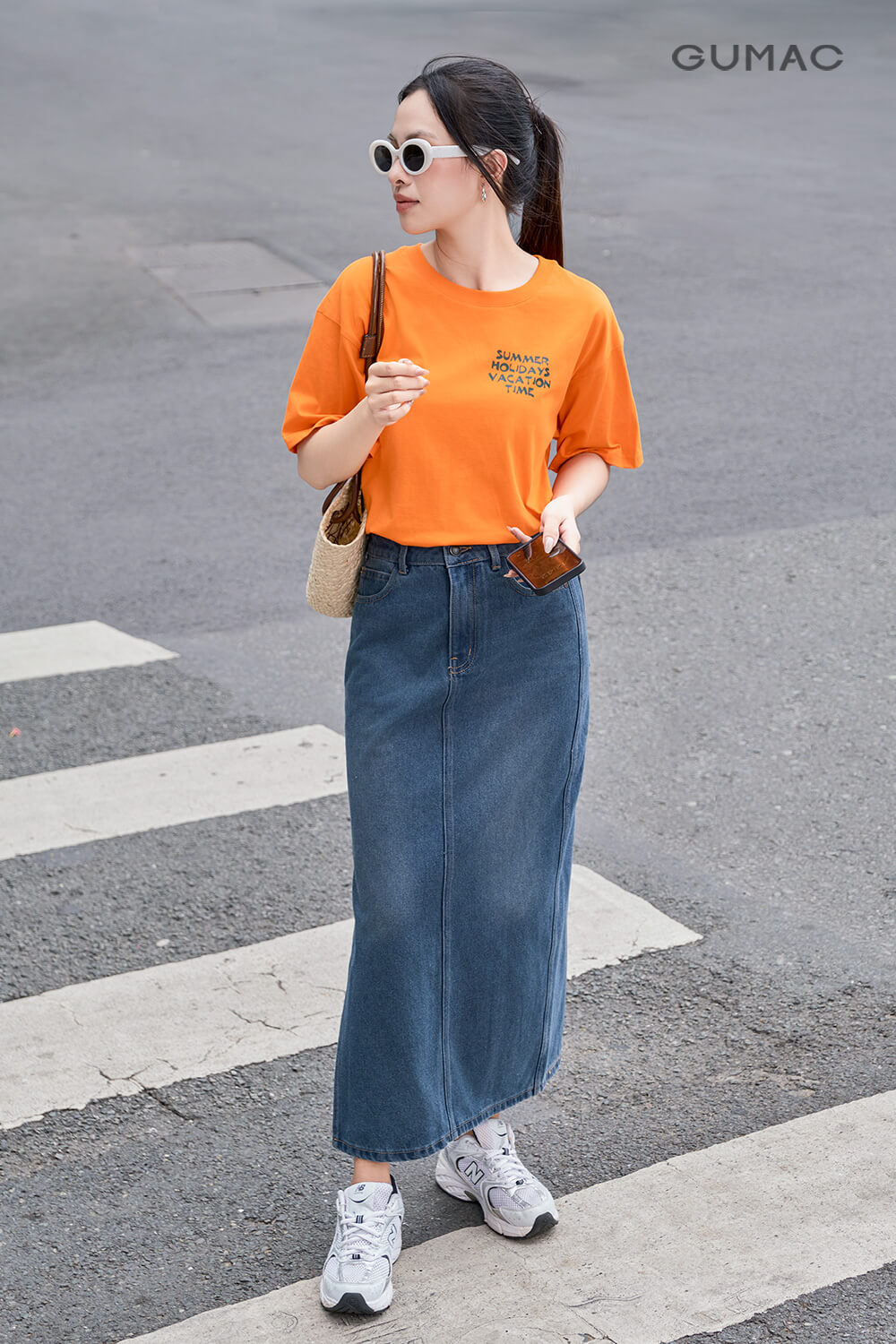 Outfit với chân váy jean dài