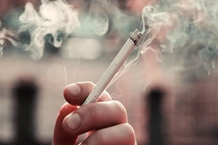 Thói quen hút thuốc lá làm tăng nguy cơ mắc bệnh lý về thực quản