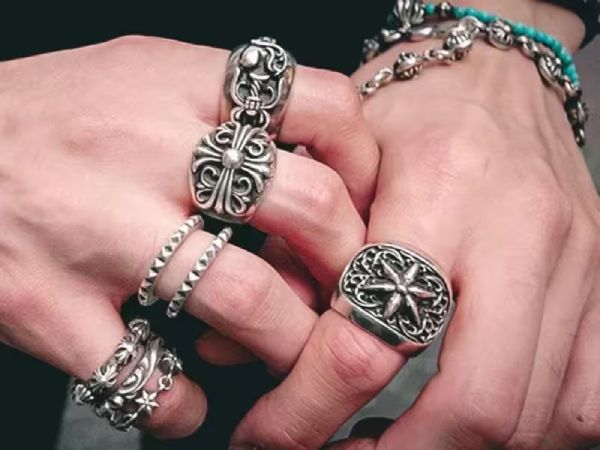 Chrome heart là gì? Phụ kiện Chrome Hearts giá bao nhiêu?