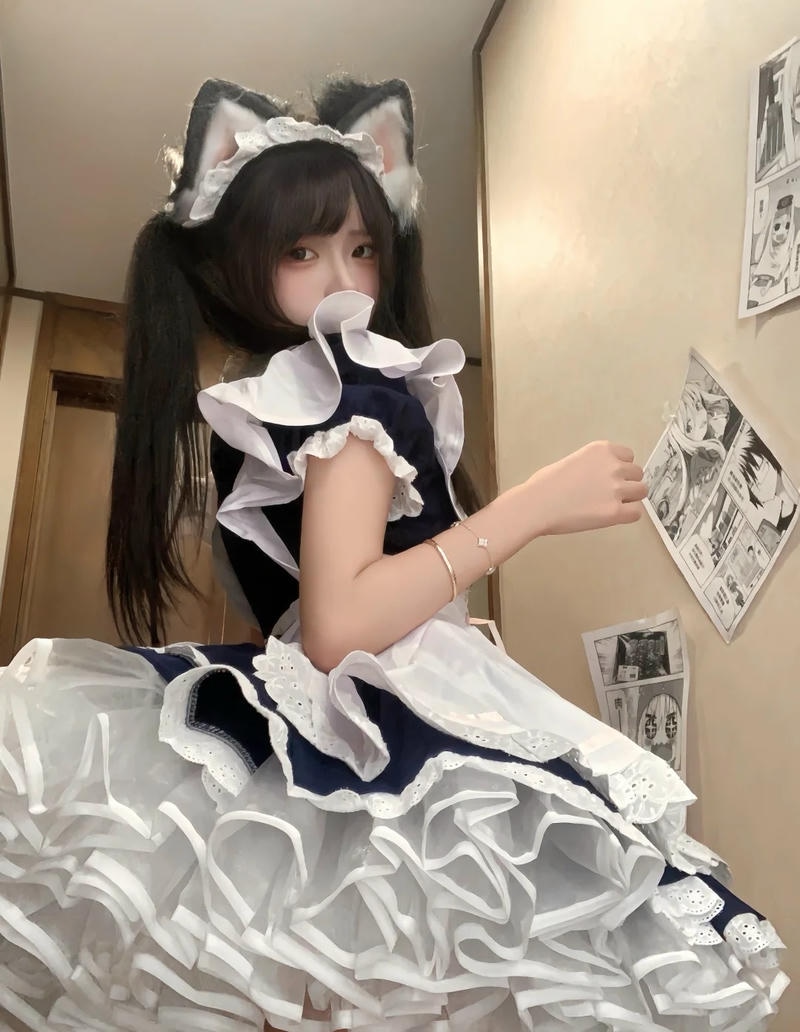 Bộ váy hầu gái phong cách chibi đáng yêu