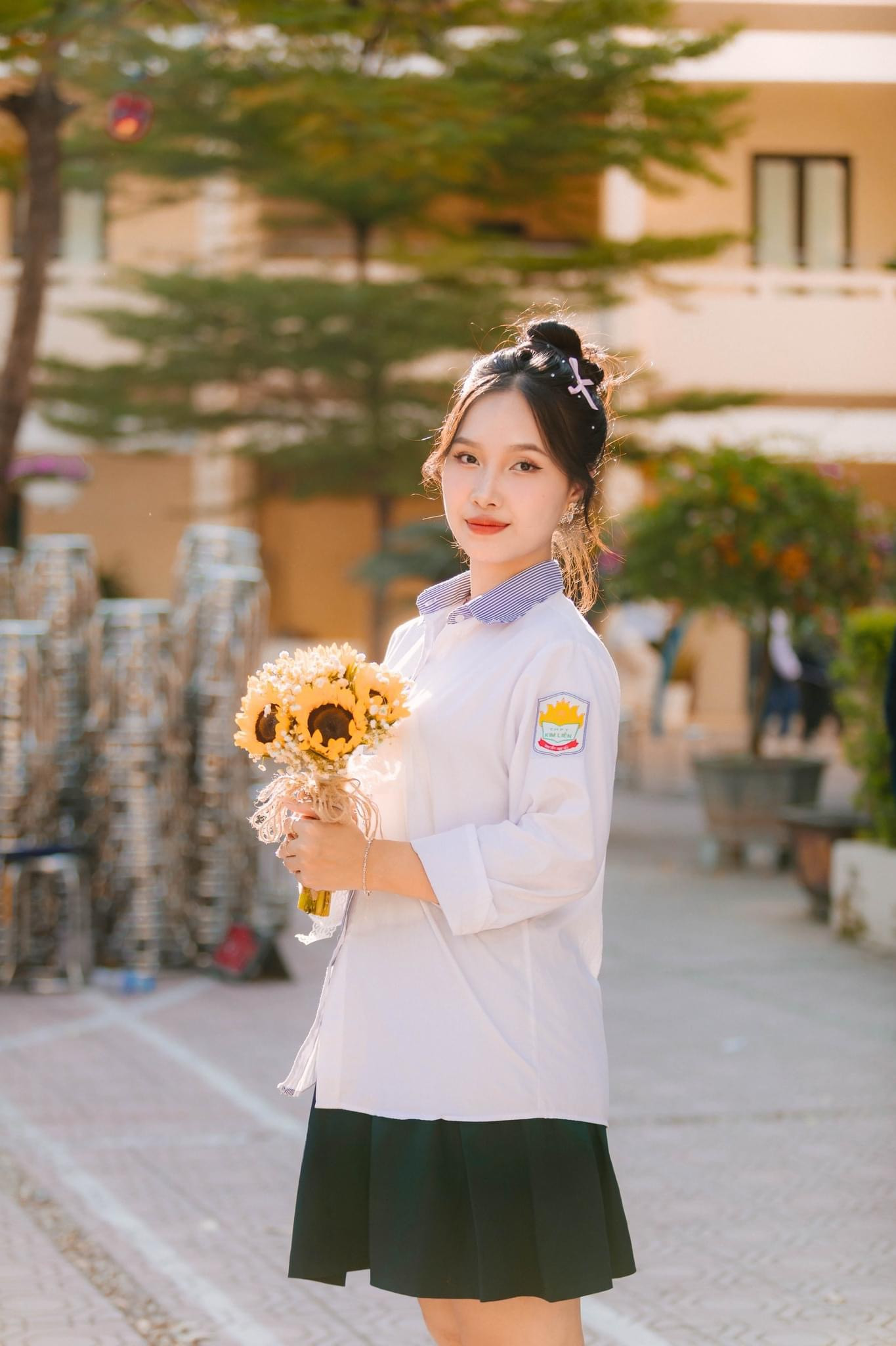 Phùng Bảo Nhi đang là sinh viên năm nhất lớp Chất lượng cao, ngành Luật, Trường Đại học Luật - Đại học Quốc gia Hà Nội.