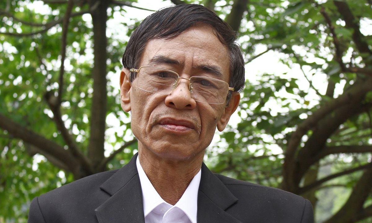 Bài thơ "Chiếc lá đầu tiên" được nhiều thế hệ học sinh chép lại trong cuốn sổ lưu bút cuối cấp, thay cho lời tiễn biệt thời áo trắng sân trường.