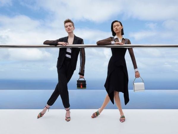 Giày cao gót Jimmy Choo nổi bật vời gu thời trang tuyệt vời, luôn thuộc vào danh sách những hãng giày cao gót nghệ thuật nhất.