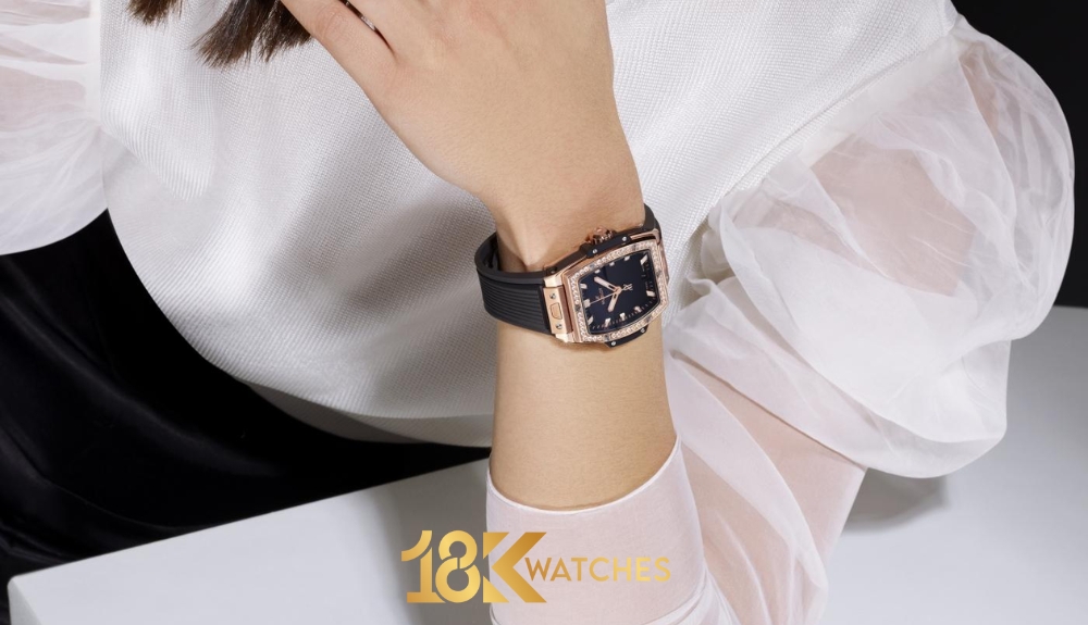 Hublot vẫn có những phiên bản đồng hồ Hublot mặt vuông dành riêng cho nữ giới