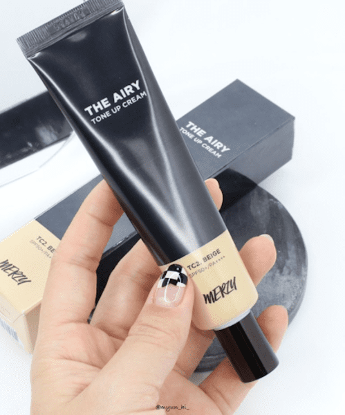 Kem lót tạo nên lớp nền mịn màng