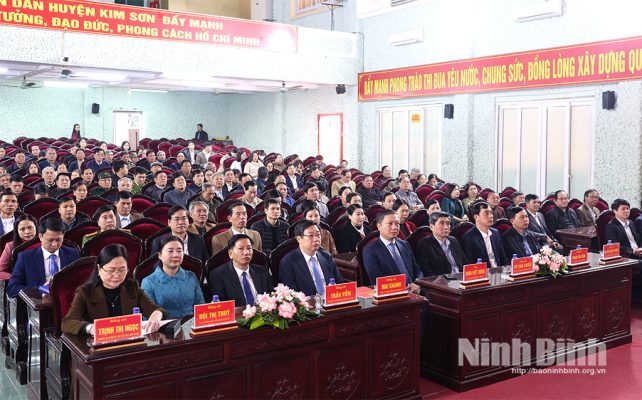 Huyện Kim Sơn công bố sáp nhập xã Lưu Phương và thị trấn Phát Diệm, xã Kim Hải và thị trấn Bình Minh