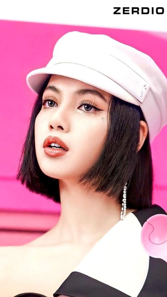 mặt tròn đội mũ bucket