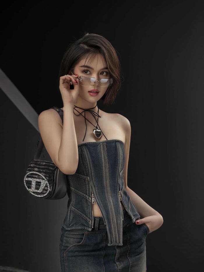 Ảnh Ngọc Trinh trong bikini toát lên vẻ đẹp quyến rũ