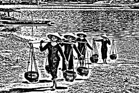 Những người đàn bà gánh nước sông