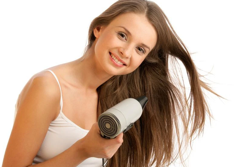 Có nên gội đầu trước khi nhuộm tóc? Có ảnh hưởng đến màu tóc không? 2